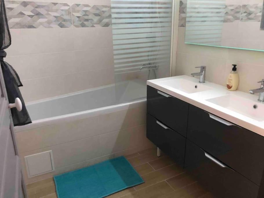 Appartement Spacieux Centre Ville Rivesaltes Extérieur photo